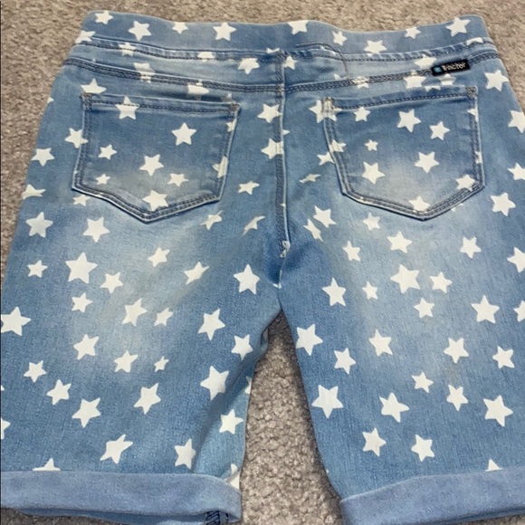 Jean shorts with stars - Picture 3 of 3